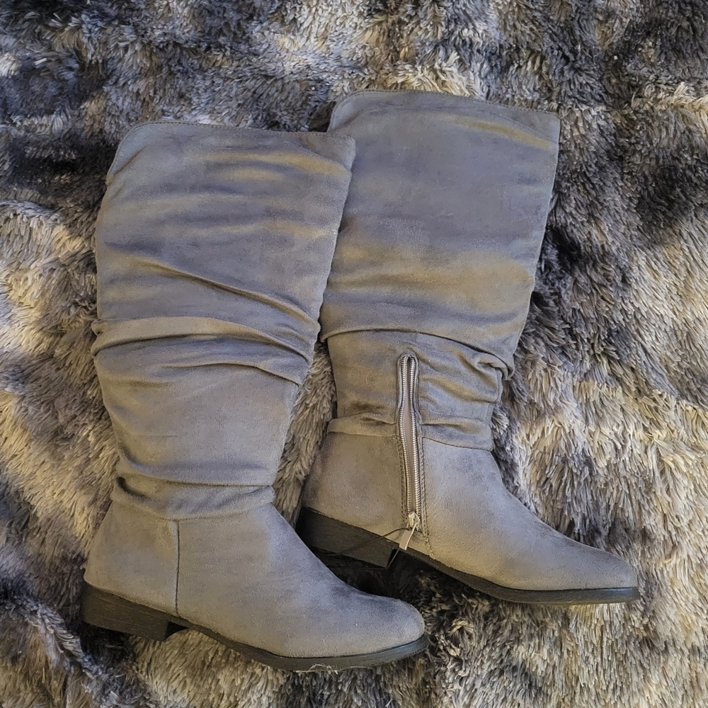 Women's Grey Suede Boots